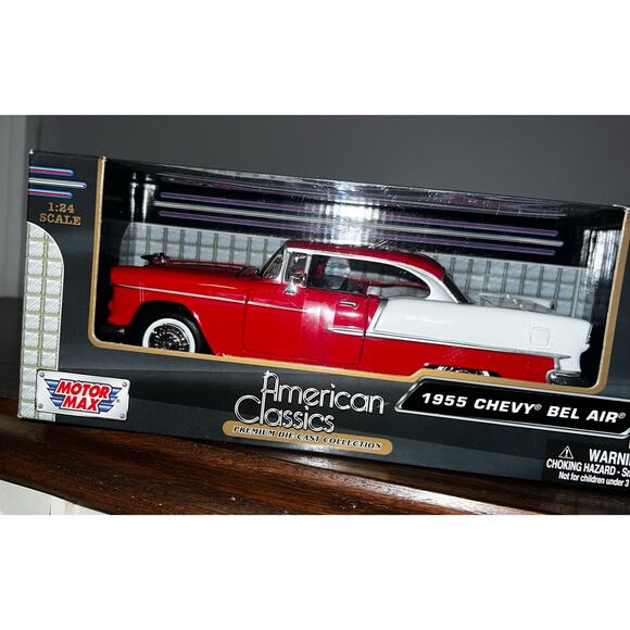 MotorMax 1955 Chevy Bel Air RED American Classics 1:24 Die Cast Car NEW in box - Picture 2 of 5